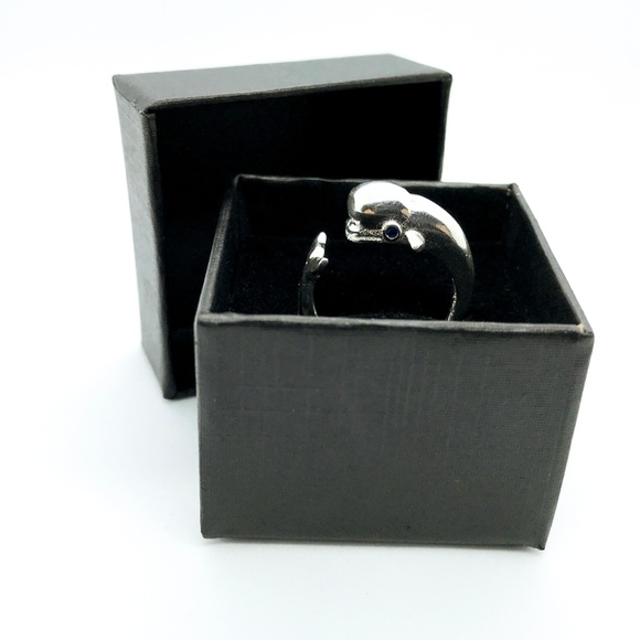 Darling Silver Beluga Ring w/ Gift Box & Tag - Picture 5 of 5